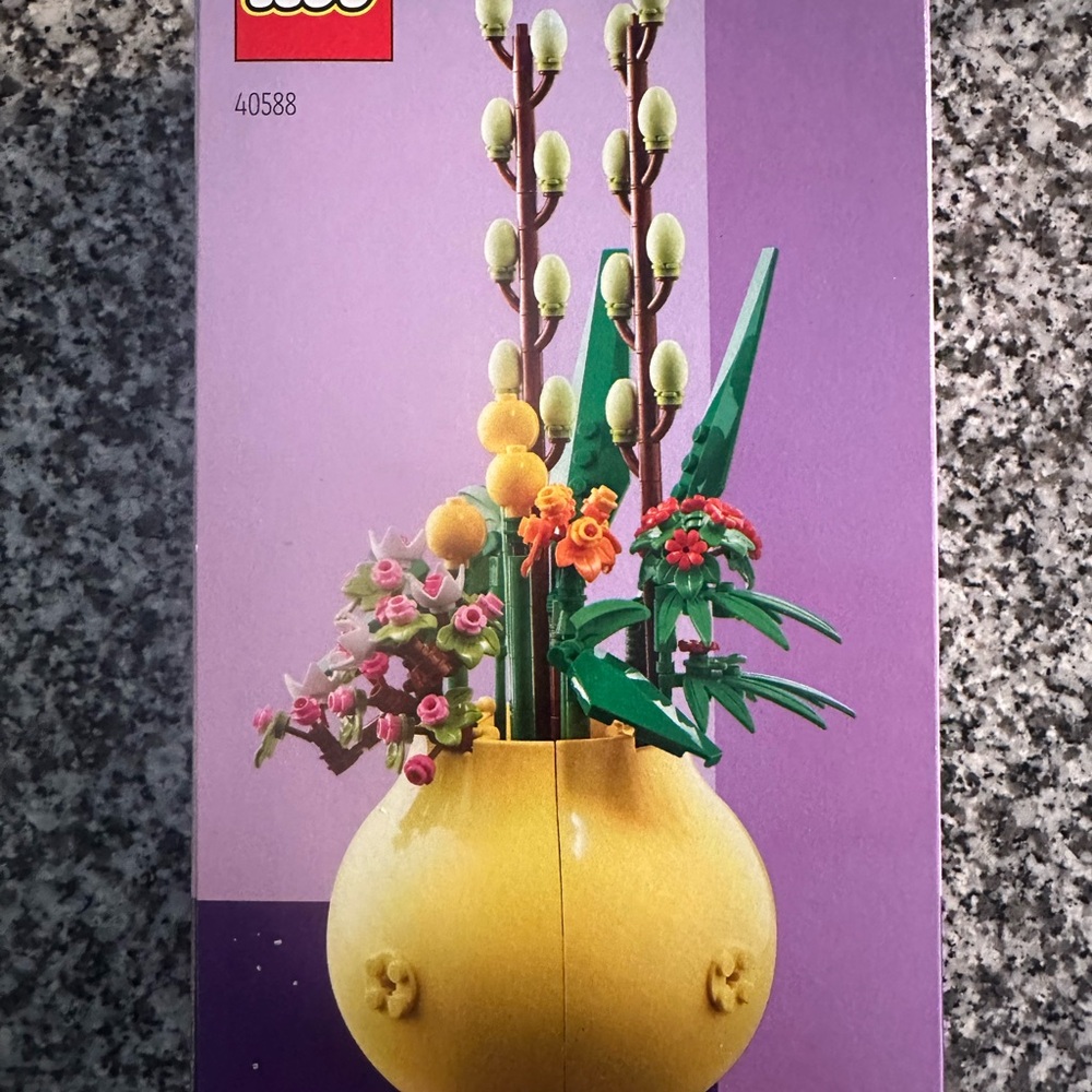 LEGO Botanical Flowerpot (#40588)  - Unopened